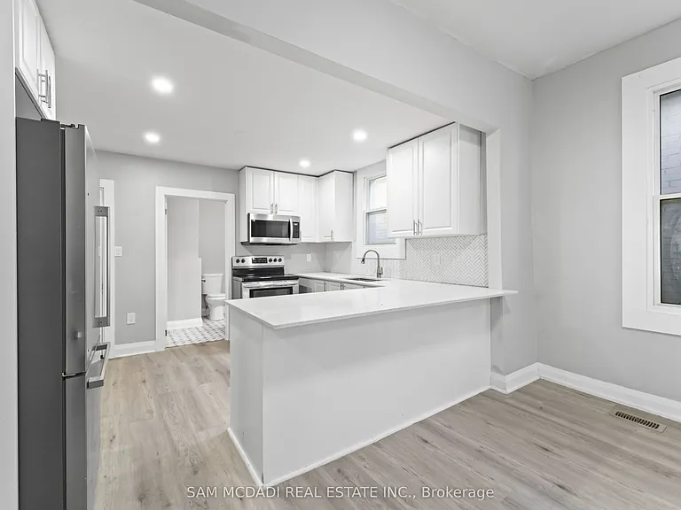 266 Beach Rd — Photo 16