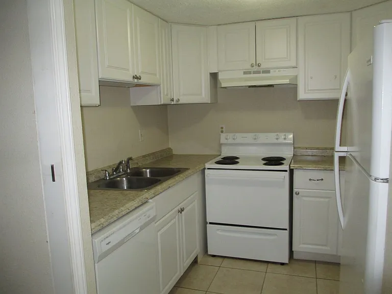 308 W 26th St — Photo 13