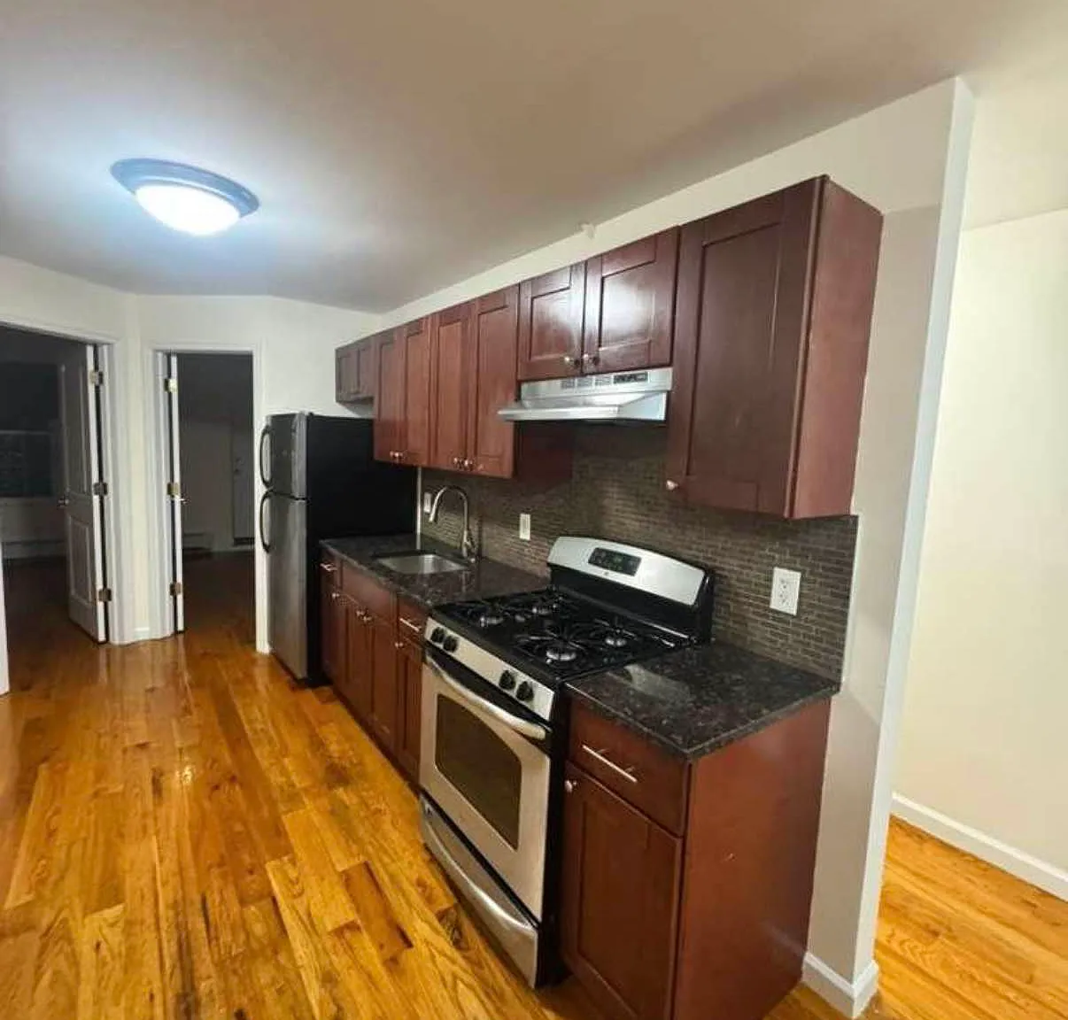 49 Vernon Avenue — Photo 2