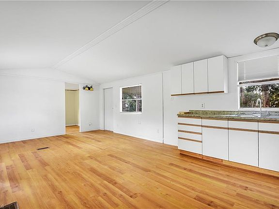 4th image of 7609 Ebson Dr