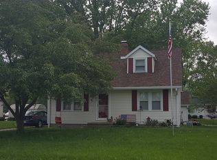 119 S Madison St, Trenton, IL 62293