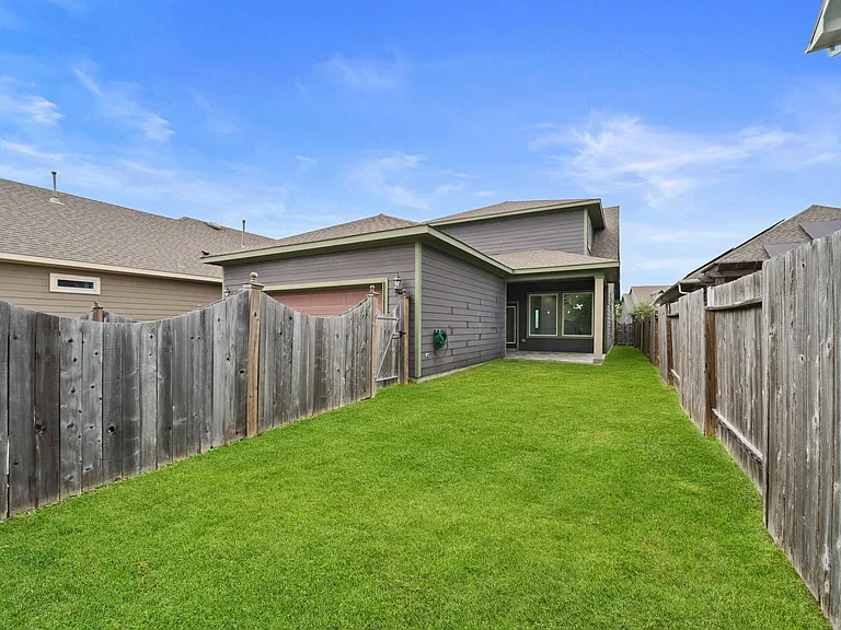 18419 Blue Hollow Heights Dr — Photo 17