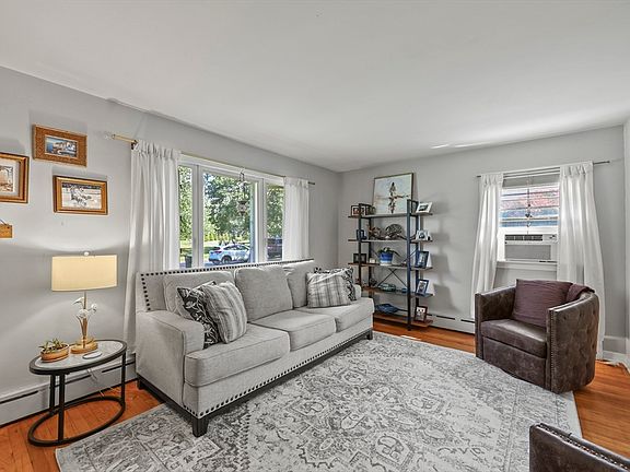 5th image of 13 Pleasantview Dr