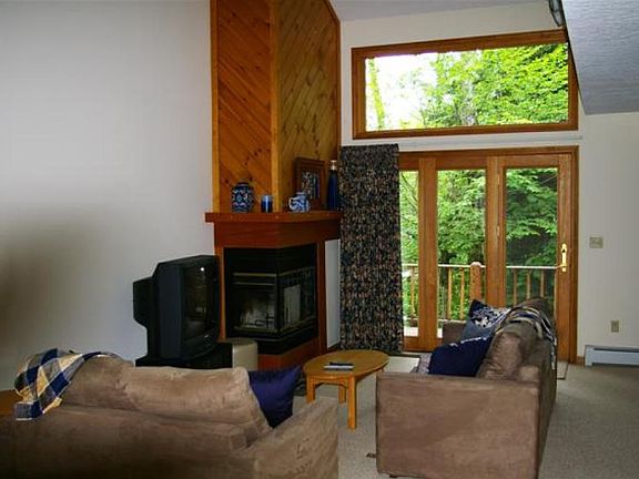 2nd image of 37 Pinehill Ln