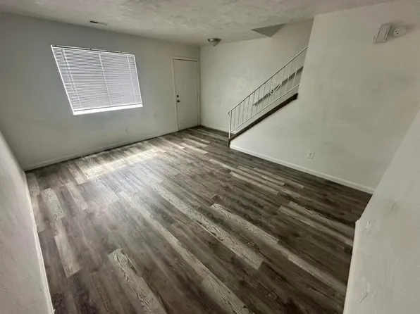 2102 Mohawk Rd APT D, Pueblo, CO 81001