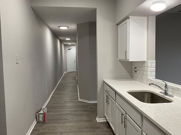 3rd image of 957 E 62nd St #3