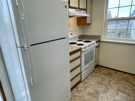 4th image of 632 D St APT G