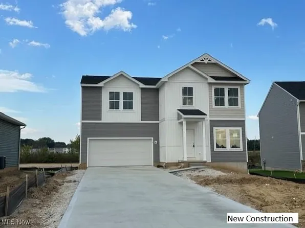 370 Golden Apple Dr NE, Louisville, OH 44641