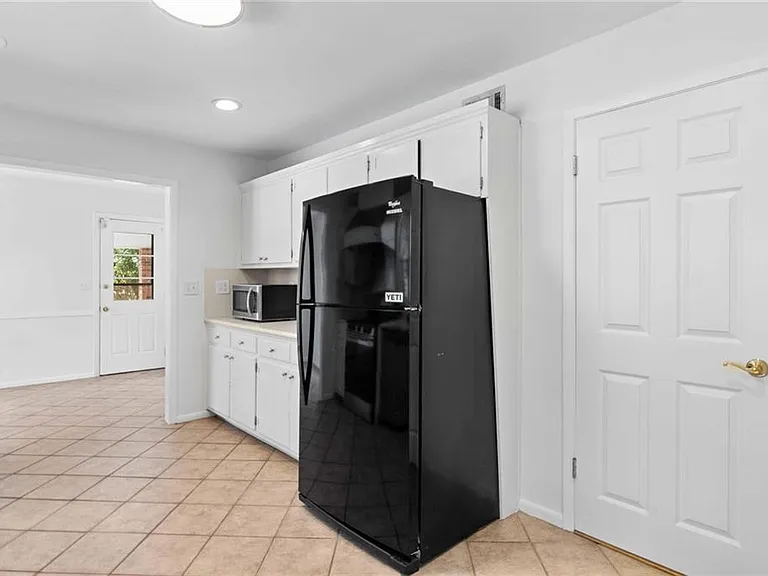 274 Land O Lakes Ct NE — Photo 9