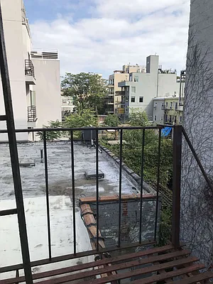 Rented by Manhattan Management LLC | media 28