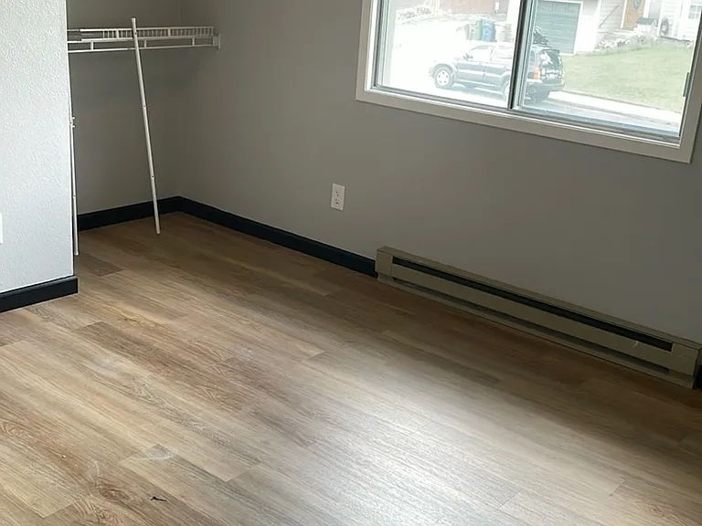 814 E Brady Ct — Photo 13