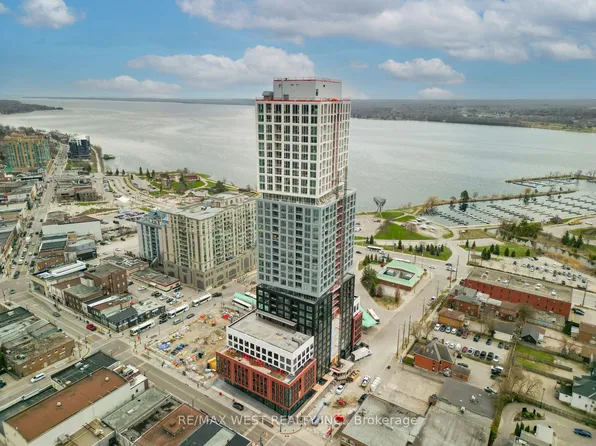 39 Mary St #1210, Barrie, ON L4N 1S9