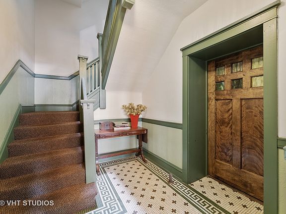 2nd image of 629 W Buckingham Pl #1G