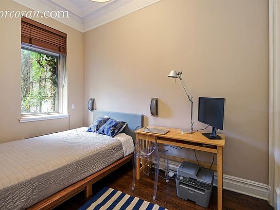 4th image of 127 W 15th St APT 2R