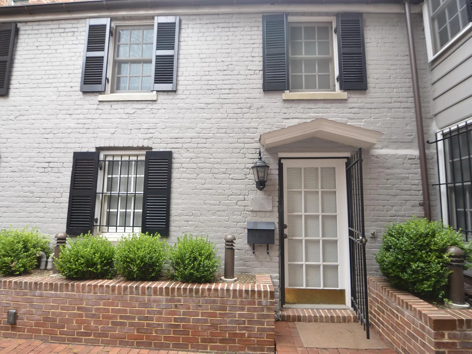1072 Thomas Jefferson St NW — Photo 4