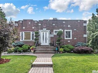 60 Frankel Blvd, Merrick, NY 11566