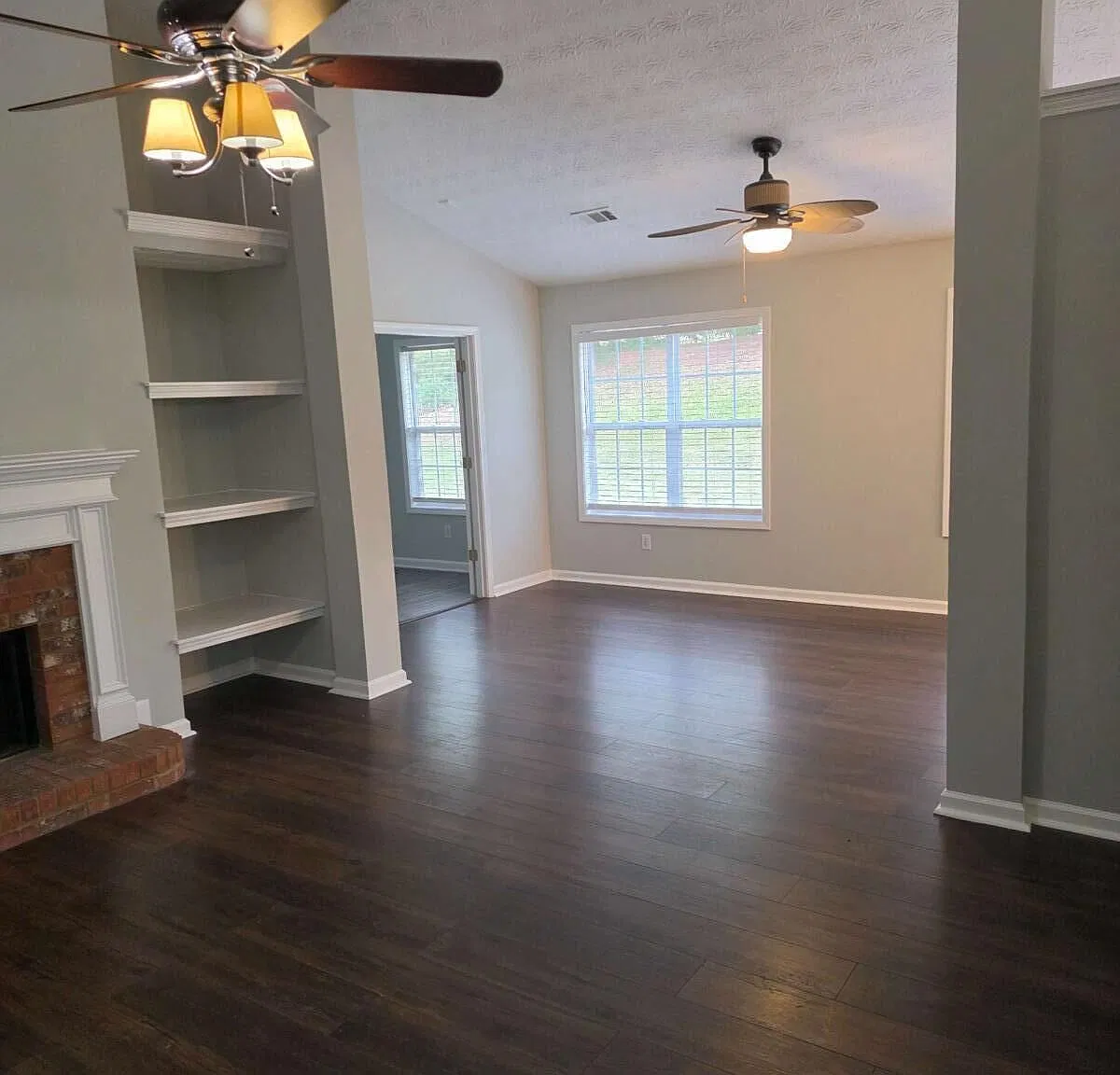 4 bed, 2.0 bath, 2198 sqft, $2,200 — Photo 4