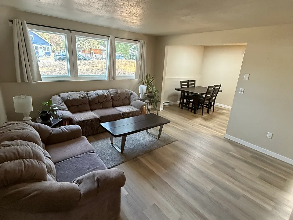 2216 E Sinto Ave #2216