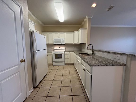 3rd image of 15102 Leeward Dr APT 503