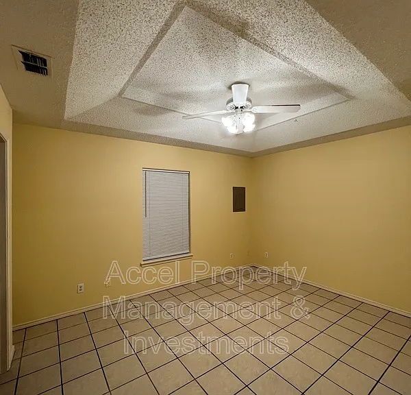 1201 W Carmen Ave #9 — Photo 6