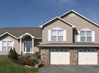13905 Bronco Ln, Lovettsville, VA