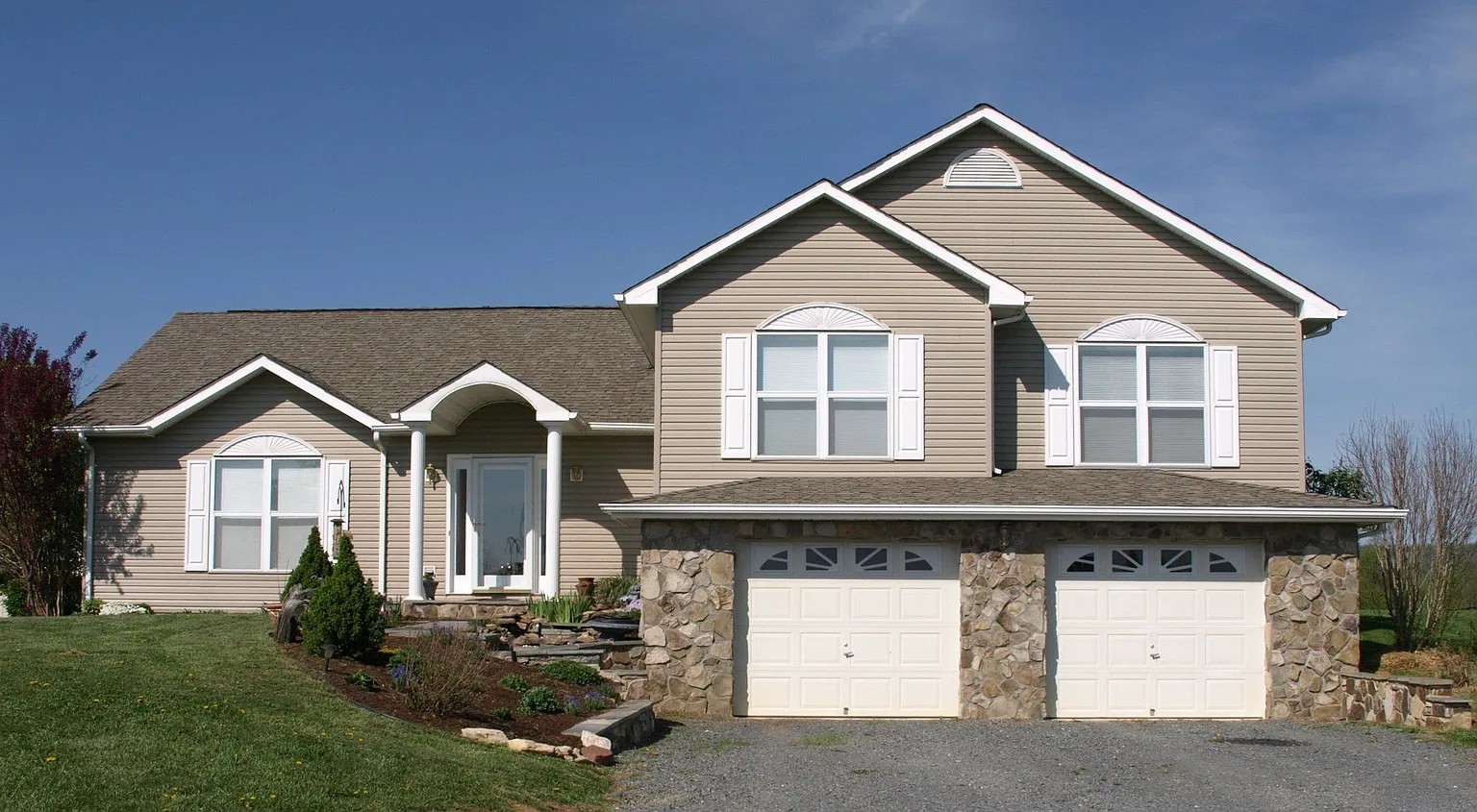 13905 Bronco Ln photo 1