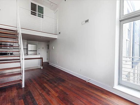 5th image of 13 Meserole St #2E