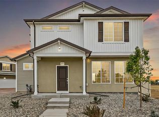 46585 Sunflower Ln, Bennett, CO 80102