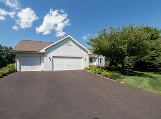 5218 E Bent Tree Ct, Byron, IL 61010