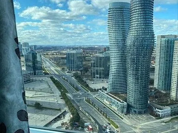 208 Enfield Pl, Mississauga, ON