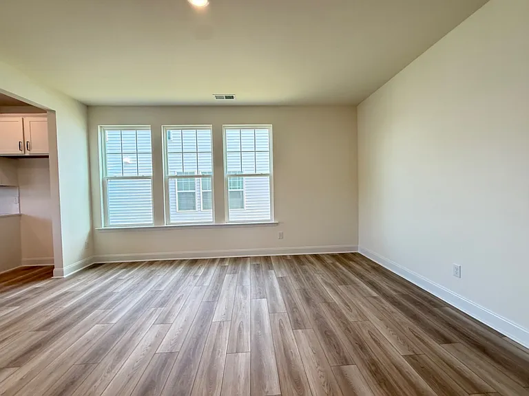 50 Amaryllis Ln — Photo 10