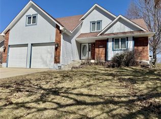 1605 Roanoke Dr, Warrensburg, MO 64093