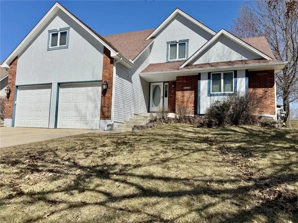 1605 Roanoke Dr, Warrensburg, MO 64093