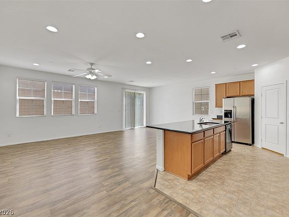 3rd image of 935 Spiracle Ave #0