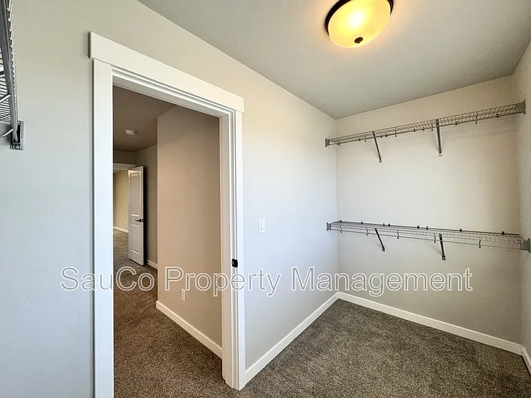 5531 SE Logan Ln — Photo 17