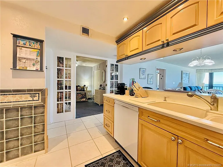 9500 S Ocean Dr #905 — Photo 15