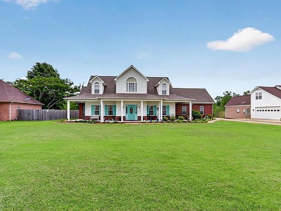 2nd image of 203 Windy Oaks Dr