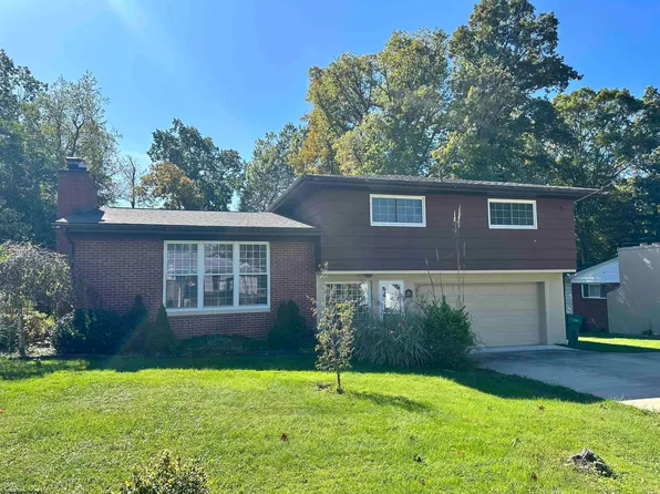 983 Woodland Dr, Bridgeport, WV 26330