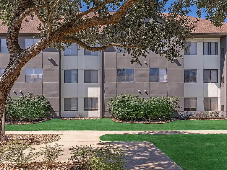 Perla 249 Apartments — Photo 8