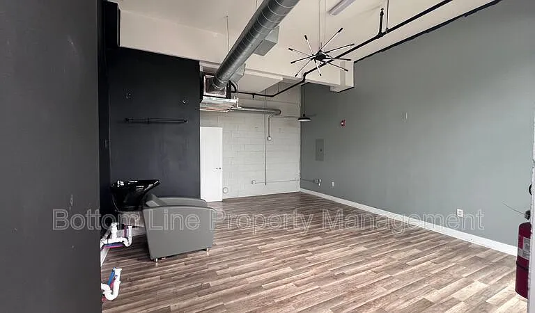 621 McNinch St — Photo 3