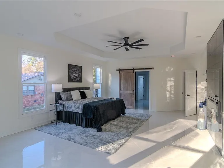 4822 Chamblee Dunwoody Rd — Photo 8