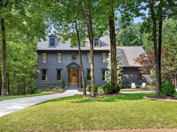 10 Balfour Ct, Signal Mountain, TN 37377