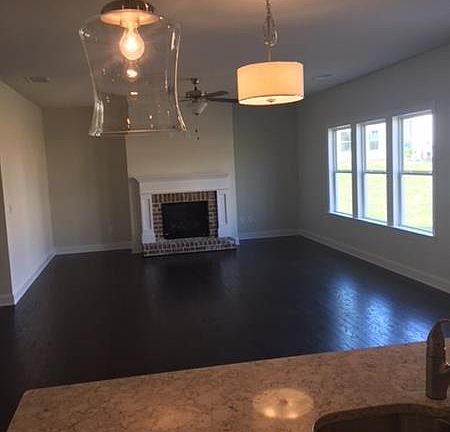 3rd image of 403 Royal Harmony Dr