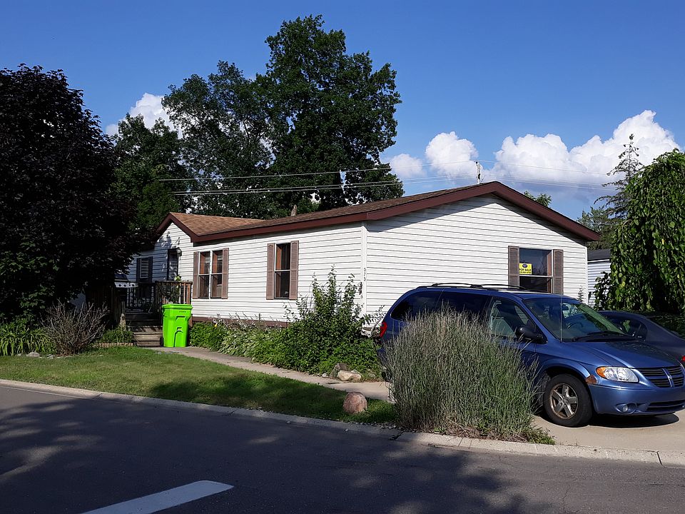 1st image of 575 Morel Dr