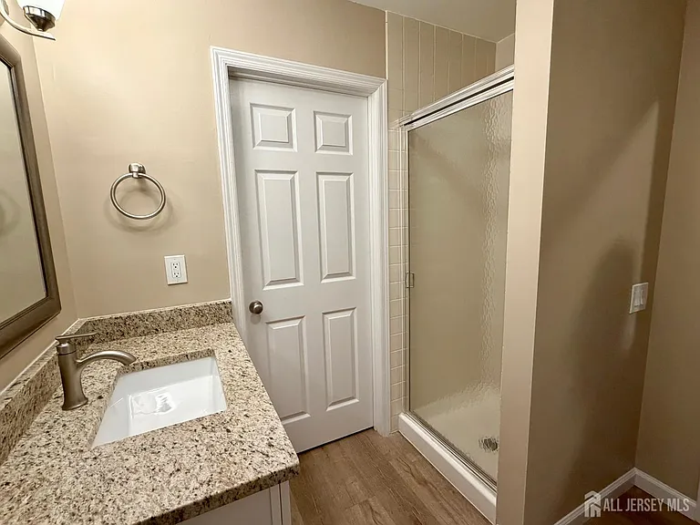 8 Benjamin Franklin Dr #F — Photo 13
