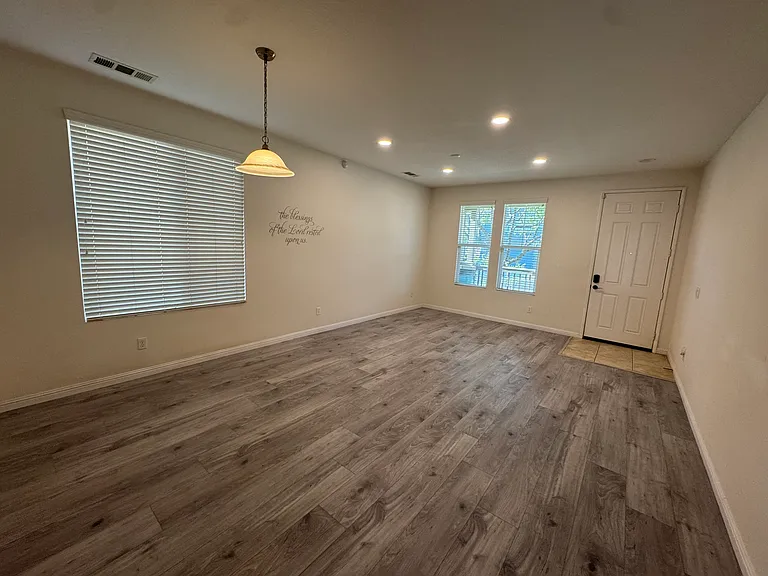 33442 Wallace Way — Photo 5