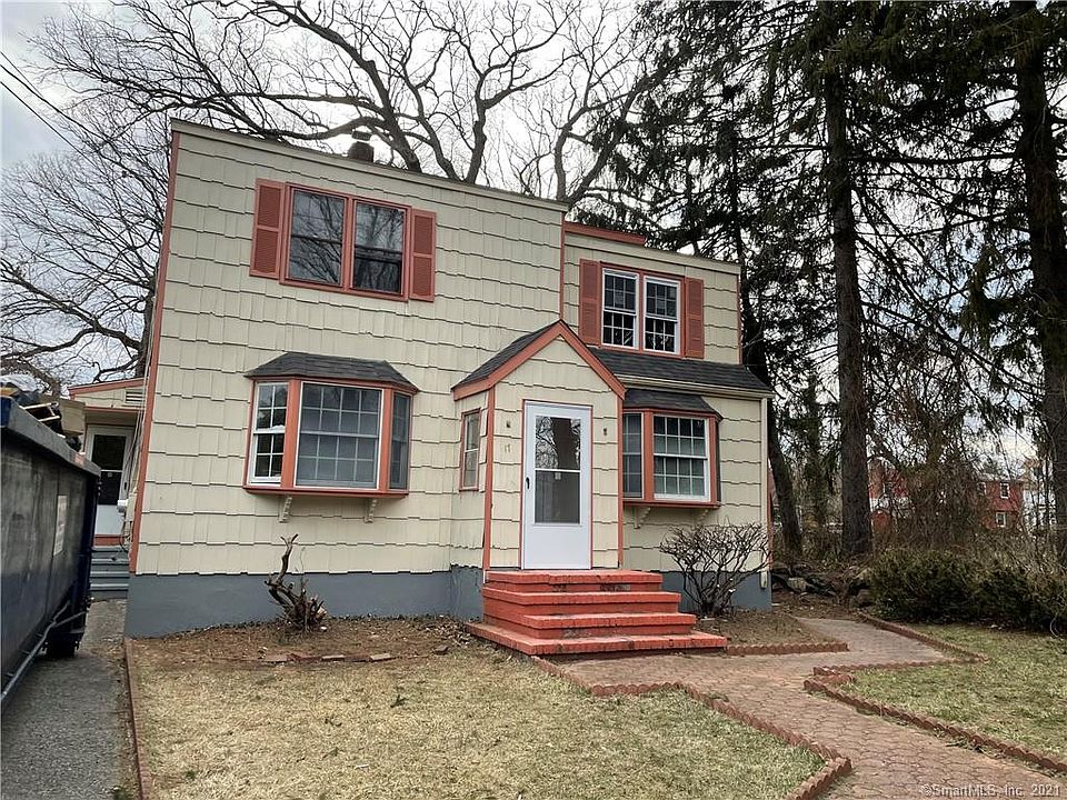 17 Hadik Parkway