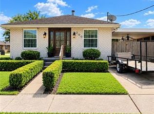 200 W Urquhart St, Chalmette, LA 70043