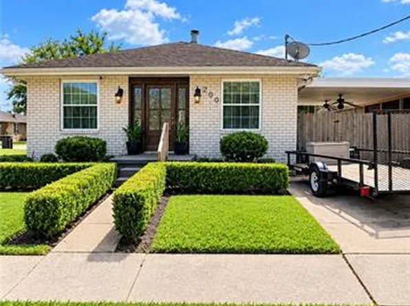 200 W Urquhart St, Chalmette, LA 70043