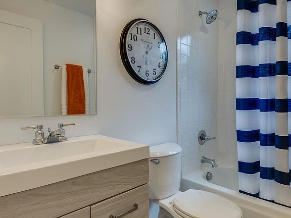 5th image of 2108 Scovel St